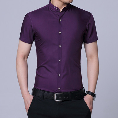 Klassikalise krae ja nööpidega meeste särk - tavaline mudel