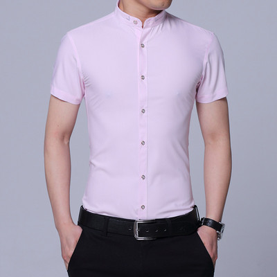 Klassikalise krae ja nööpidega meeste särk - tavaline mudel