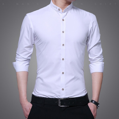 Klassikalise krae ja nööpidega meeste särk - tavaline mudel