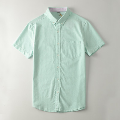 Klassikalise krae ja nööpidega vabaaja meeste särk