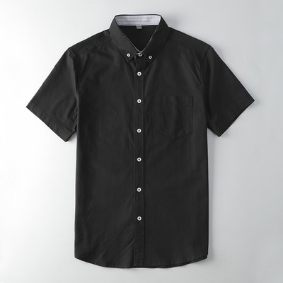 Klassikalise krae ja nööpidega vabaaja meeste särk