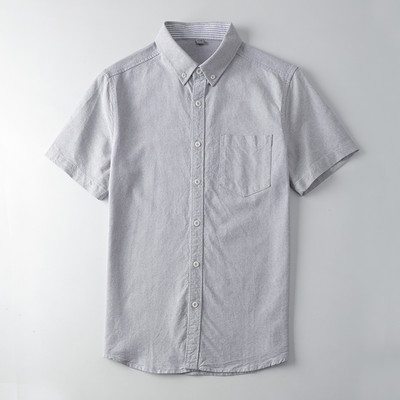 Klassikalise krae ja nööpidega vabaaja meeste särk