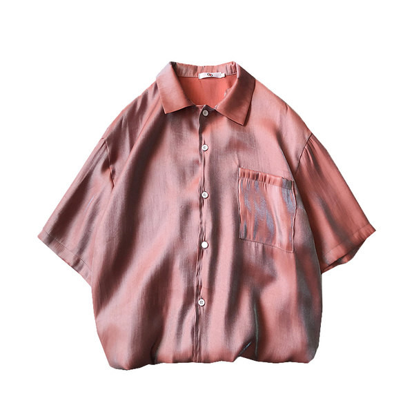 Vasaras krekls ar spīdīgu efektu platu modeli