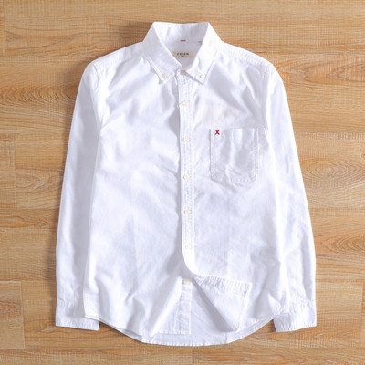 Meeste särk tikandiga krael ja pikkade varrukatega