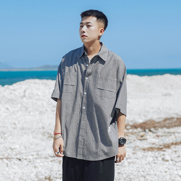 Lihtne triibuline taskutega särk