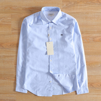 Tikandi ja klassikalise kraega meeste särk