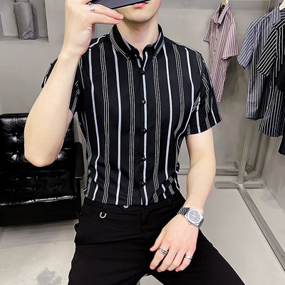 Mitmes värvitoonis nööpidega meeste särk