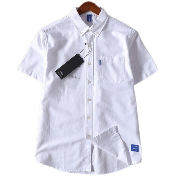 Lühikeste varrukate ja embleemiga meeste särk