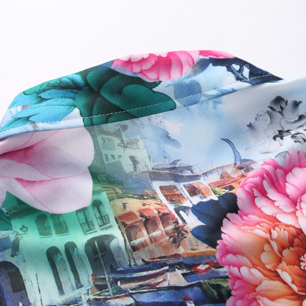 Klassikalise krae ja lühikeste varrukatega lillelise mustriga värviline meestesärk