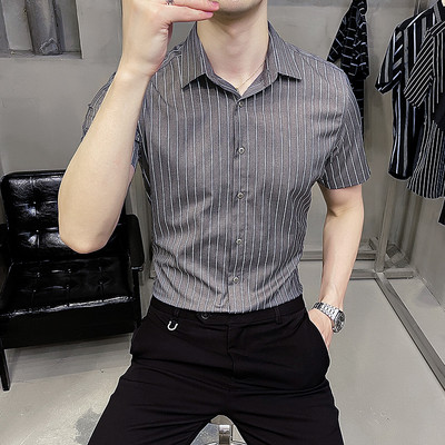 Triibuline meeste särk lühikeste varrukate ja nööpidega mitmes värvitoonis