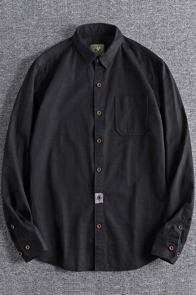 Moodne pikkade varrukatega ja klassikalise kraega meeste särk - ühevärviline mudel