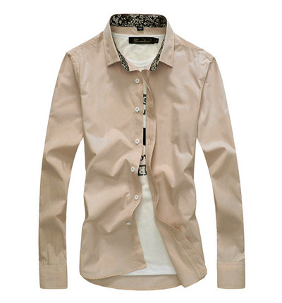 Meeste pikkade varrukatega särk ja aplikatsiooniga lilled krael