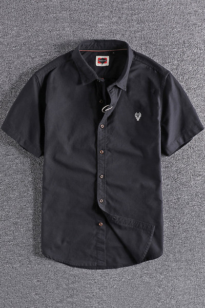 Vasaras vīriešu krekls ar īsām piedurknēm un izšuvumiem