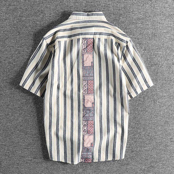 Prugasta muška košulja s džepom i kratkim rukavima u bijeloj boji