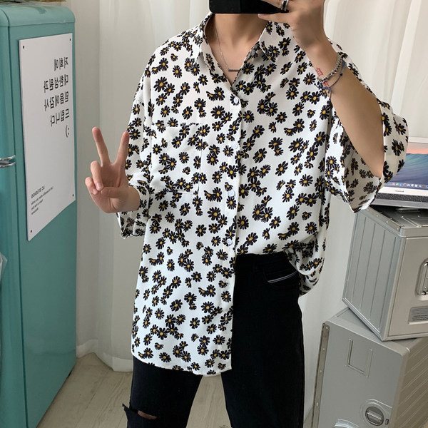 Vīriešu krekls ar 3/4 piedurknēm un aplikācijas margrietiņas