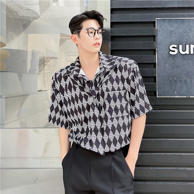 Moodne meeste särk klassikalise krae ja musta värvi taskutega