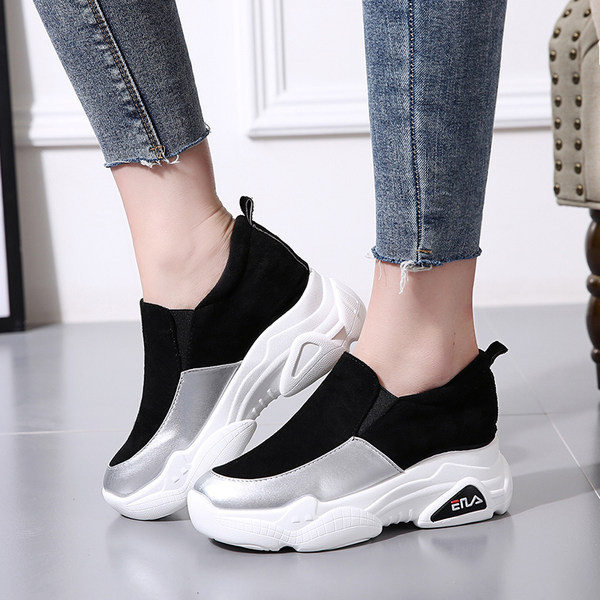 Jauns sieviešu kedu modelis ar augstu platformu trīs krāsās