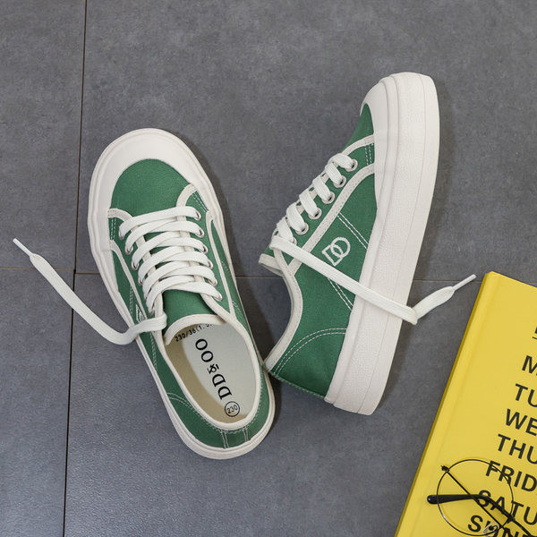 Γυναικεία υφασμάτινα αθλητικά παπούτσια με κορδόνια και κεντήματα