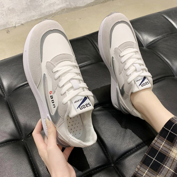 Uus helkurelementidega vabaaja tossude mudel