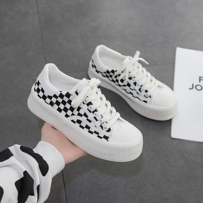 Naiste lõuendist tossud paksu talla ja paeltega