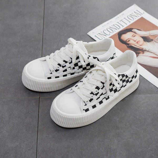 Naiste lõuendist tossud paksu talla ja paeltega