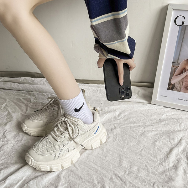 Sieviešu ikdienas kedas ar mežģīnēm melnā un baltā krāsā