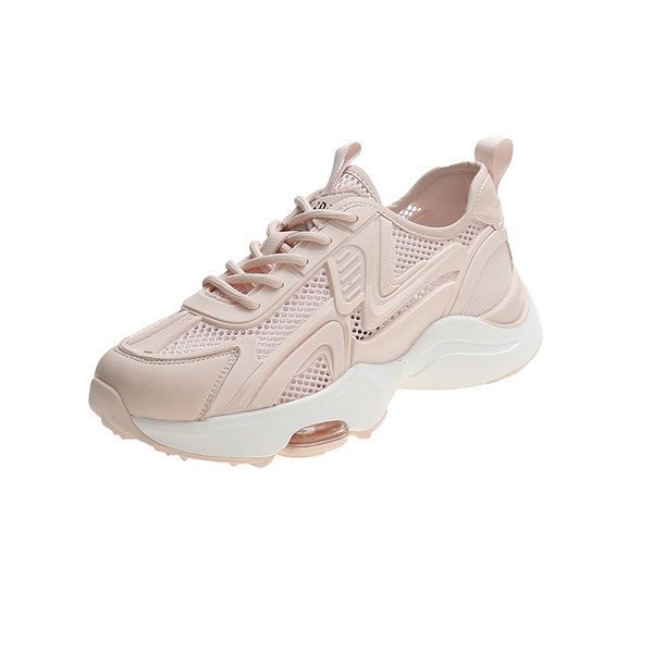 Moodsad paelte ja võrguga hingavad tossud