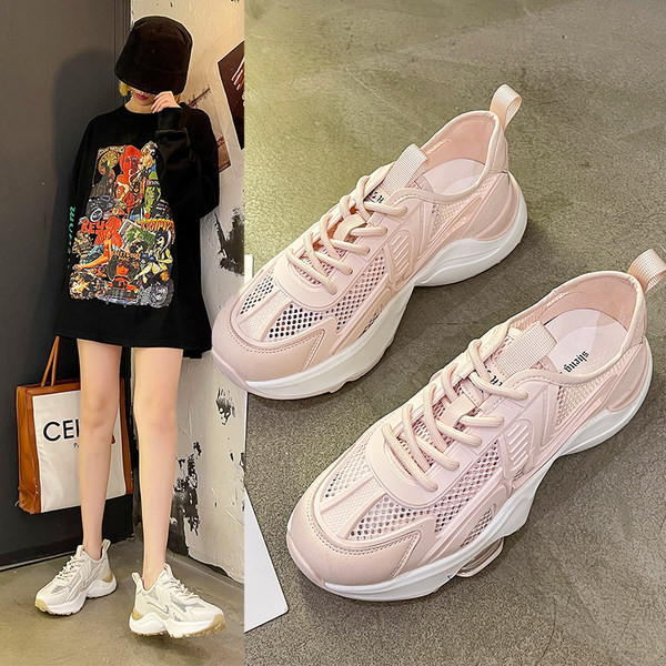 Moodsad paelte ja võrguga hingavad tossud