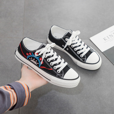 Tikandite ja lipsudega vabaaja tossud naistele