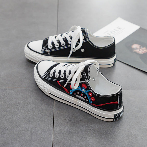 Tikandite ja lipsudega vabaaja tossud naistele