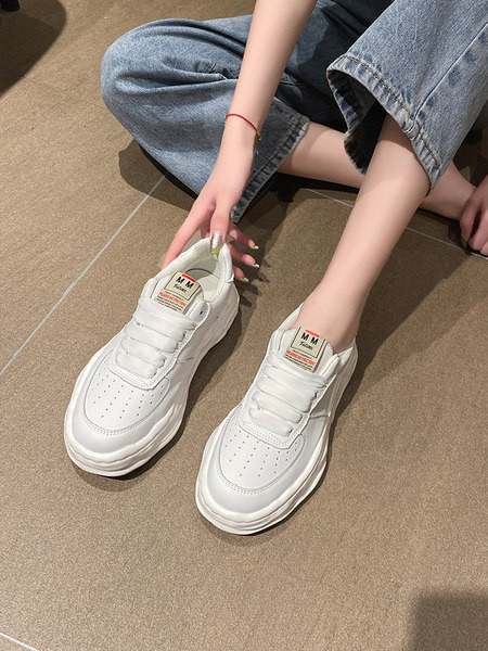 Prozračne dječje kožne tenisice s ravnim potplatom