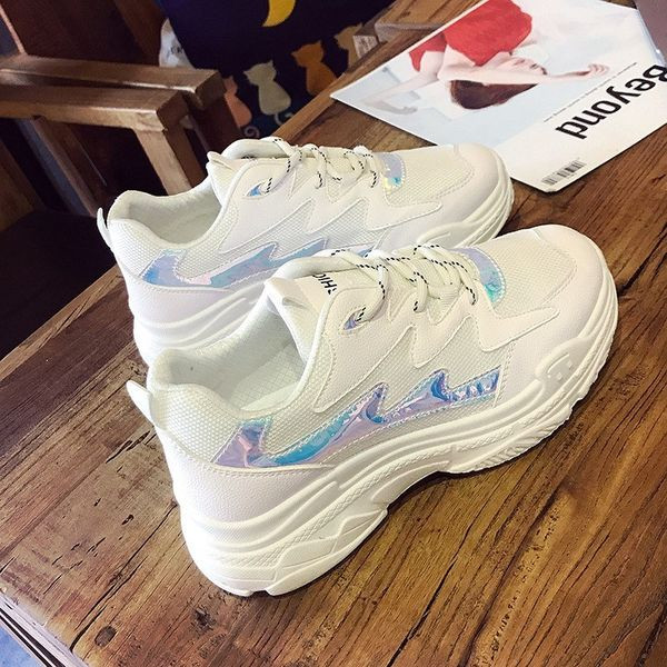 Νέο μοντέλο Γυναικεία casual αθλητικά παπούτσια με άνετη σόλα και κορδόνια