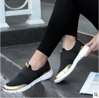 Casual γυναικεία αθλητικά παπούτσια με λαμπερά οικολογικά δερμάτινα στοιχεία