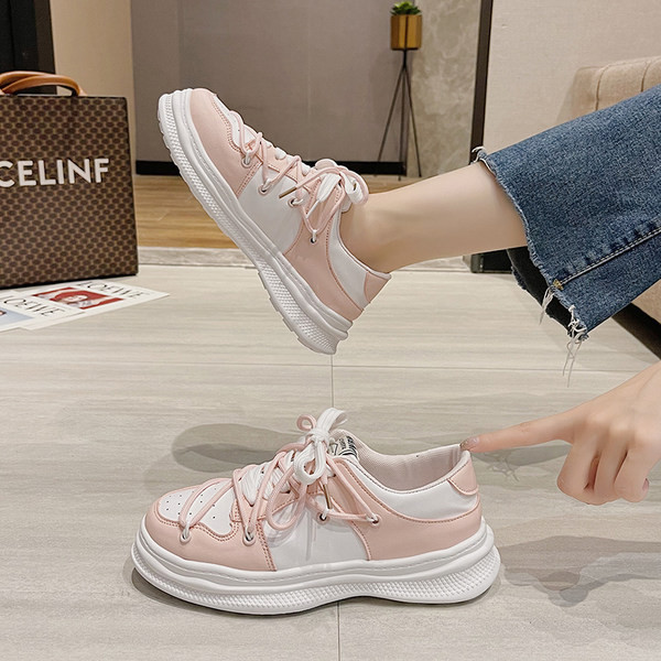 Värviliste lipsudega ja lameda tallaga naiste tossud