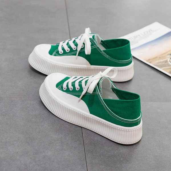 Sieviešu kedas ar mežģīnēm piemērotas ikdienas lietošanai