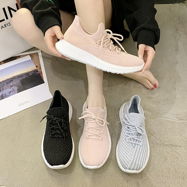 Naiste tekstiilist paeltega tossud