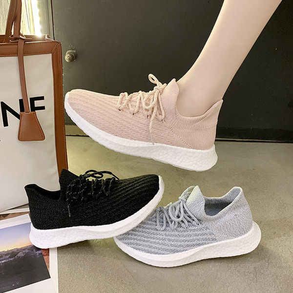 Naiste tekstiilist paeltega tossud