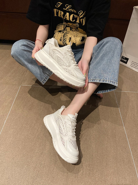 Elpojošas sieviešu kedas baltā krāsā