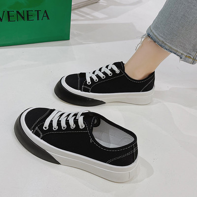 Γυναικεία αθλητικά παπούτσια με κορδόνια και επίπεδη σόλα σε τέσσερα χρώματα