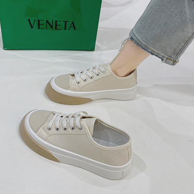 Γυναικεία αθλητικά παπούτσια με κορδόνια και επίπεδη σόλα σε τέσσερα χρώματα