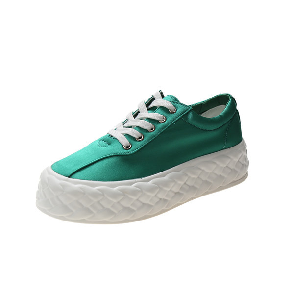 Ühevärvilised lameda tallaga naiste tossud