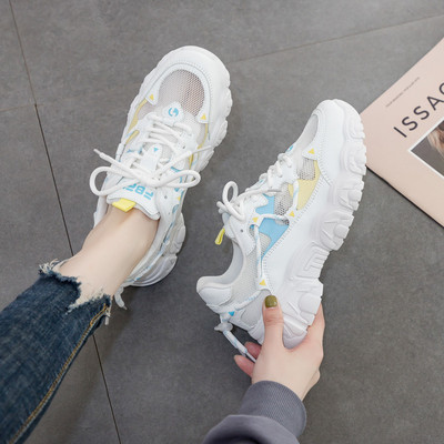 Suvised paelte ja kareda tallaga hingavad tossud naistele