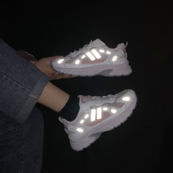 Γυναικεία casual πάνινα παπούτσια με κορδόνια και επιγραφή 