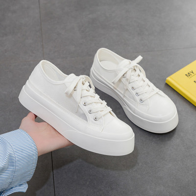 Naiste vabaaja tossud aplikatsiooni ja lipsudega kaks mudelit