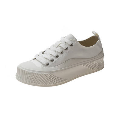 Lameda talla ja paeltega naiste lõuendist tossude uus mudel