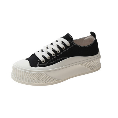 Lameda talla ja paeltega naiste lõuendist tossude uus mudel