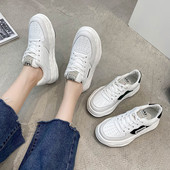 Sieviešu kedas ar plakanu zoli un šņorēm - izgatavotas no eko ādas