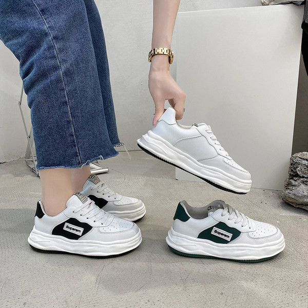 Sieviešu kedas ar plakanu zoli un šņorēm - izgatavotas no eko ādas