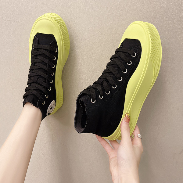 Jauns audekla kedu modelis ar emblēmu sievietēm