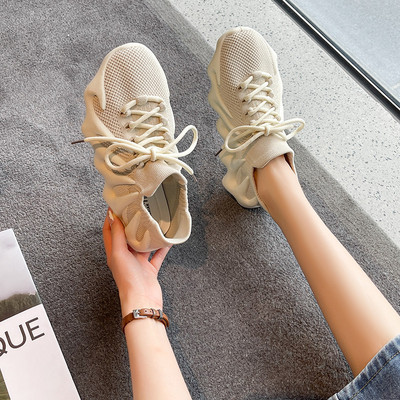 Sieviešu čības ar šņorēm